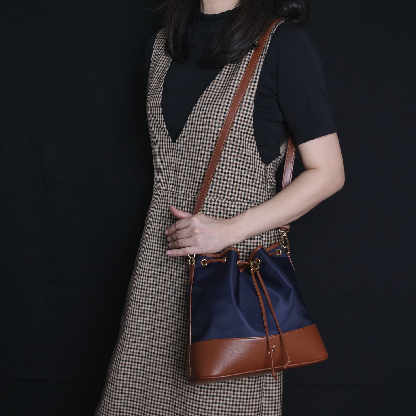 PUSPA BUCKET NYLON NAVY