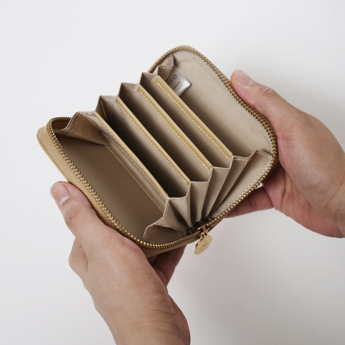 AKORDIA WALLET BEIGE