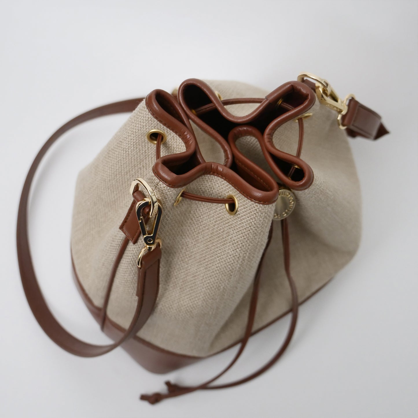 PUSPA BUCKET BAG BEIGE