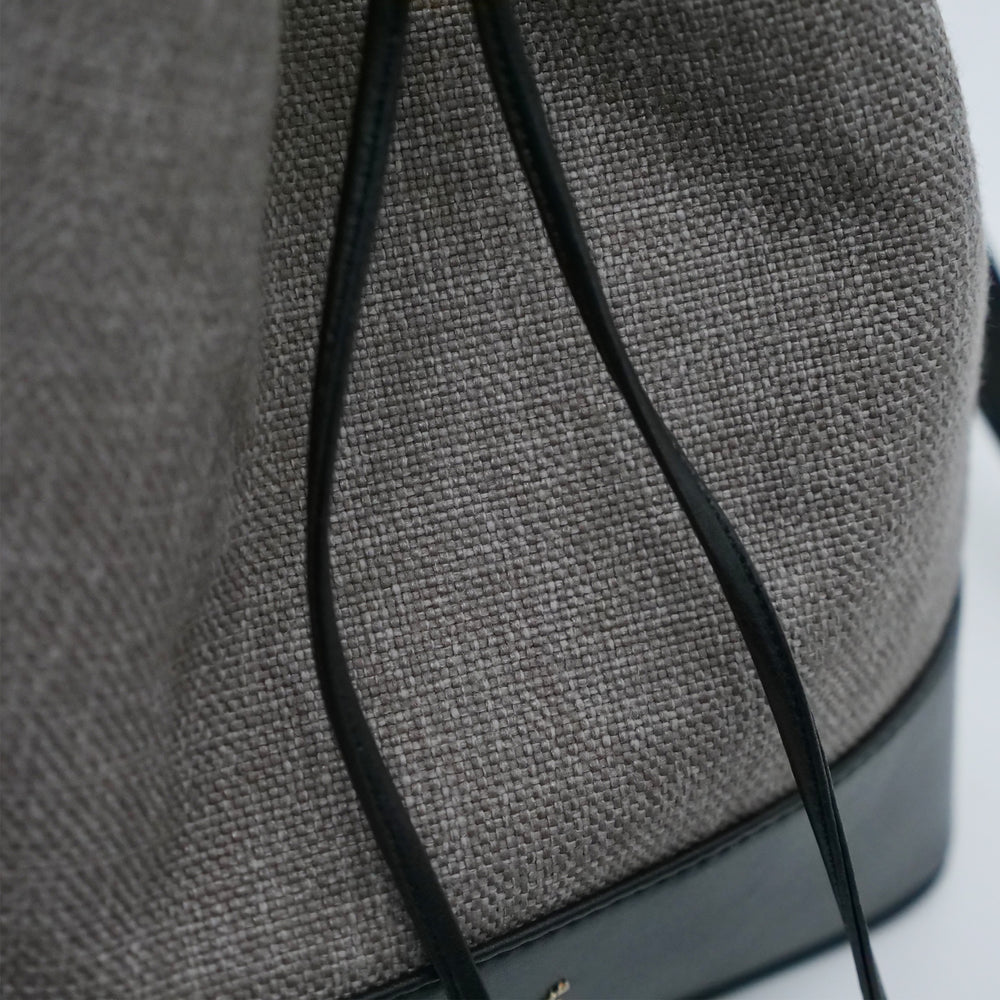 PUSPA BUCKET BAG GREY