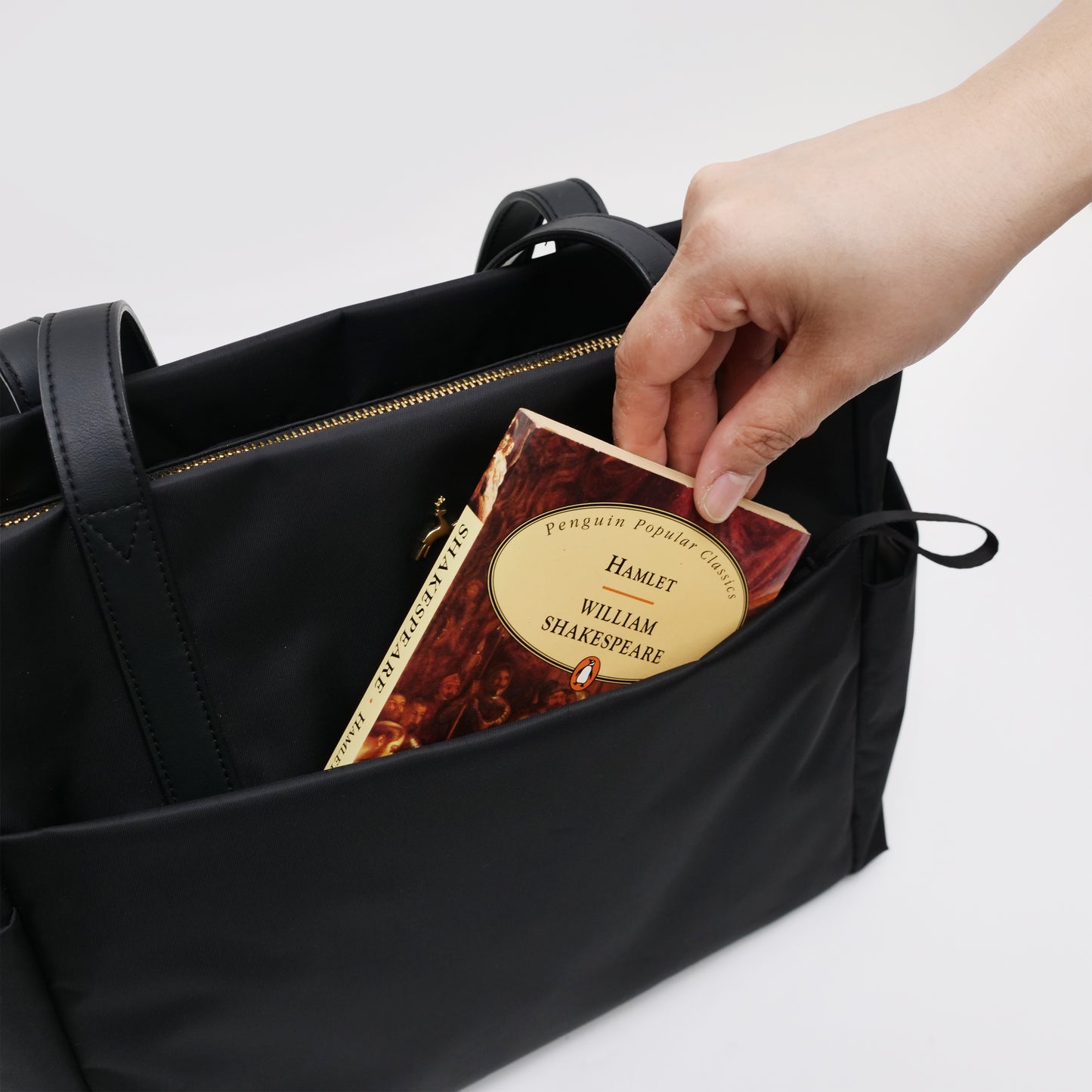 AKAR NYLON TOTE BLACK