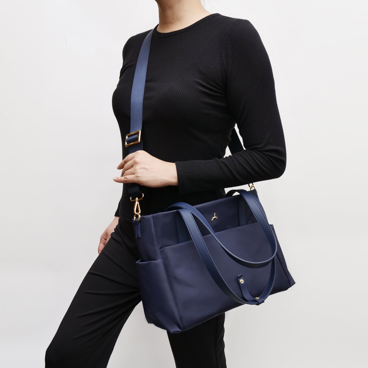 AKAR NYLON TOTE NAVY