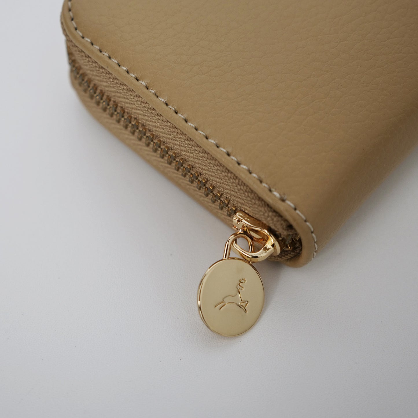 AKORDIA WALLET BEIGE