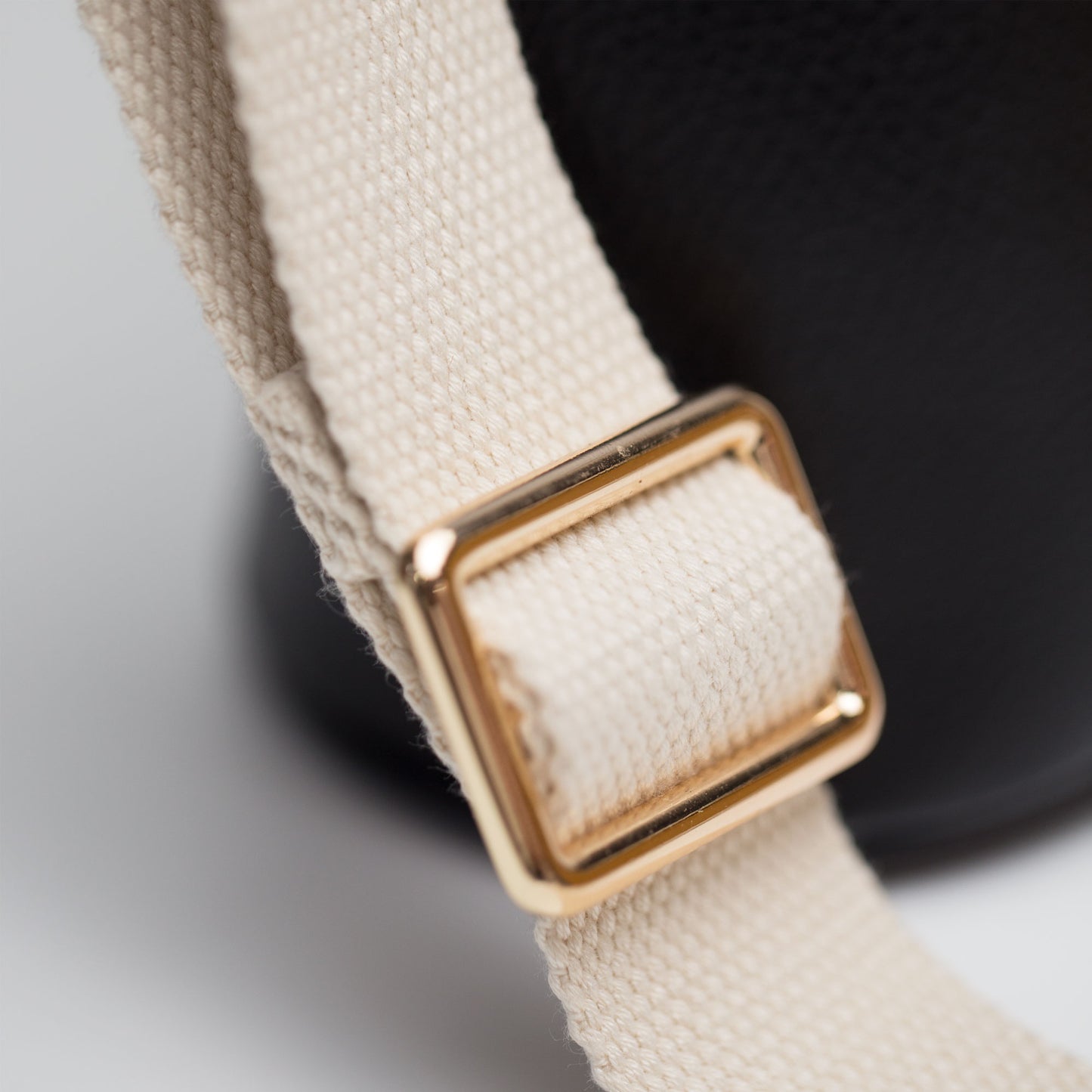 NONA SLING BLACK
